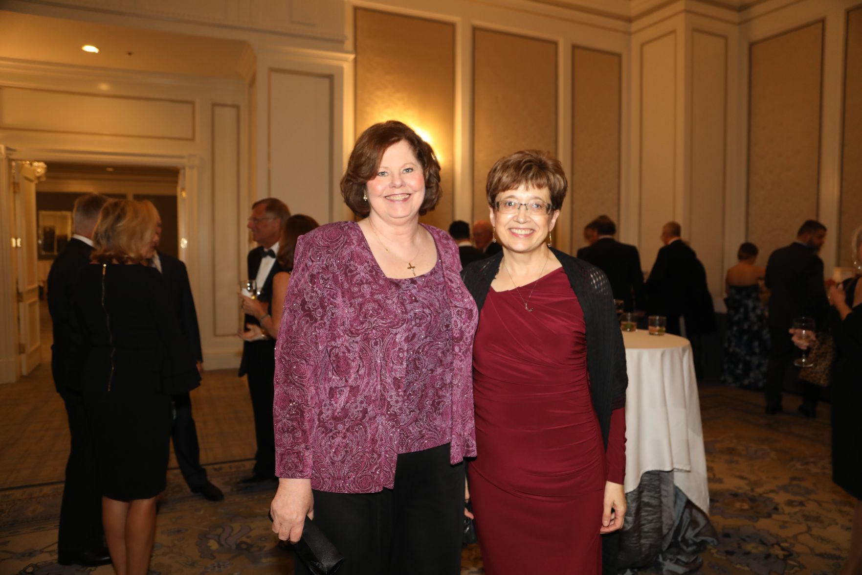 Linda Mahn, Barbara Ulmasov